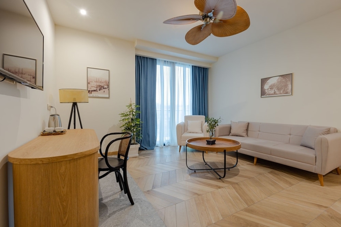 Imagen de la habitación del Hotel Miramar Luxury Residences. Foto 7