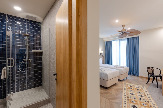 Imagen de la habitación del Hotel Miramar Luxury Residences. Foto 14