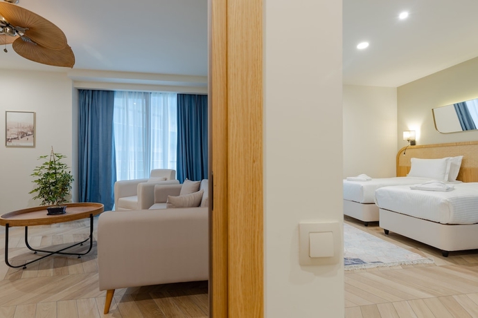 Imagen de la habitación del Hotel Miramar Luxury Residences. Foto 15