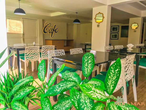 Imagen del bar/restaurante del Hotel Miramar, Miramar Beach, Goa. Foto 6