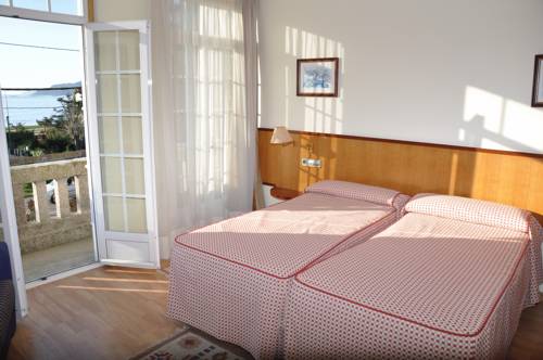 Imagen de la habitación del Hotel Miramar, Nigr&aacute;n. Foto 3