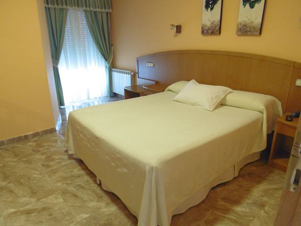 Imagen de la habitación del Hotel Miramar, Noalla. Foto 9