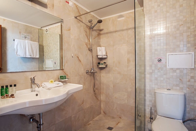 Imagen de la habitación del Hotel Miramar, Sozopol. Foto 10