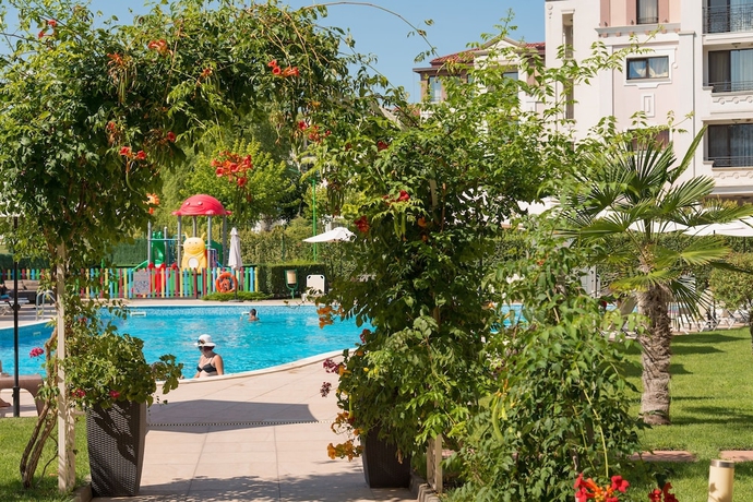 Imagen de la piscina del Hotel Miramar, Sozopol. Foto 15