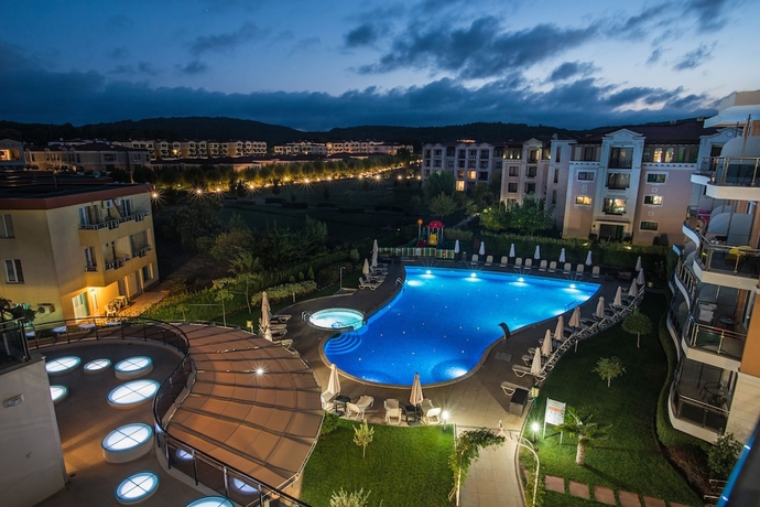 Imagen de la piscina del Hotel Miramar, Sozopol. Foto 16