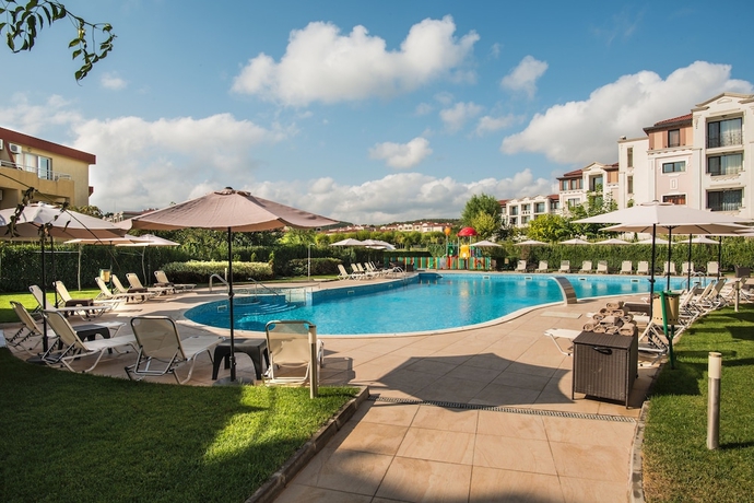 Imagen de la piscina del Hotel Miramar, Sozopol. Foto 17