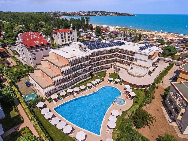 Imagen de la piscina del Hotel Miramar, Sozopol. Foto 18