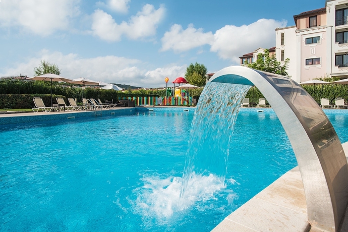 Imagen de la piscina del Hotel Miramar, Sozopol. Foto 19