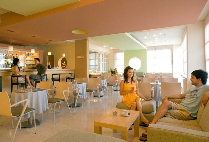 Imagen de los interiores del Hotel Miramar Sunny By Valamar. Foto 11
