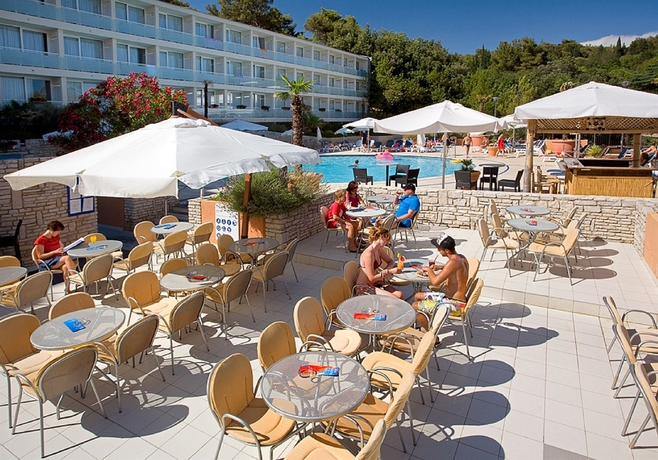 Imagen de la piscina del Hotel Miramar Sunny By Valamar. Foto 16