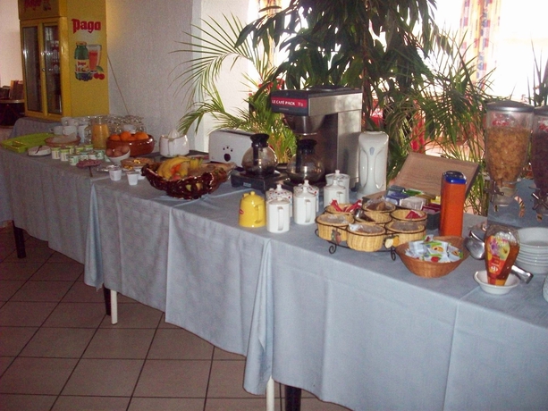 Imagen del bar/restaurante del Hotel Miramar, lA CIOTAT. Foto 2