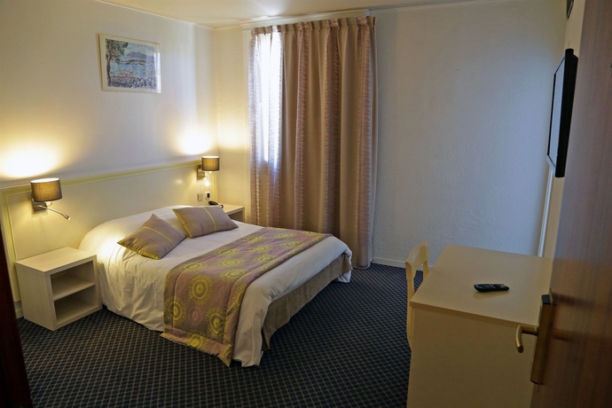 Imagen de la habitación del Hotel Miramar, lA CIOTAT. Foto 4