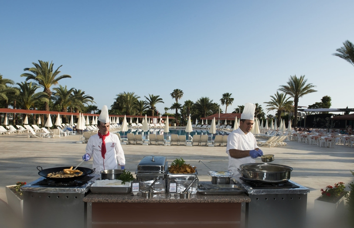 Imagen del bar/restaurante del Hotel Miramare Beach. Foto 9
