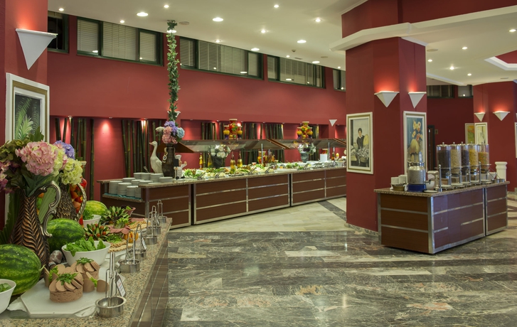 Imagen del bar/restaurante del Hotel Miramare Beach. Foto 10