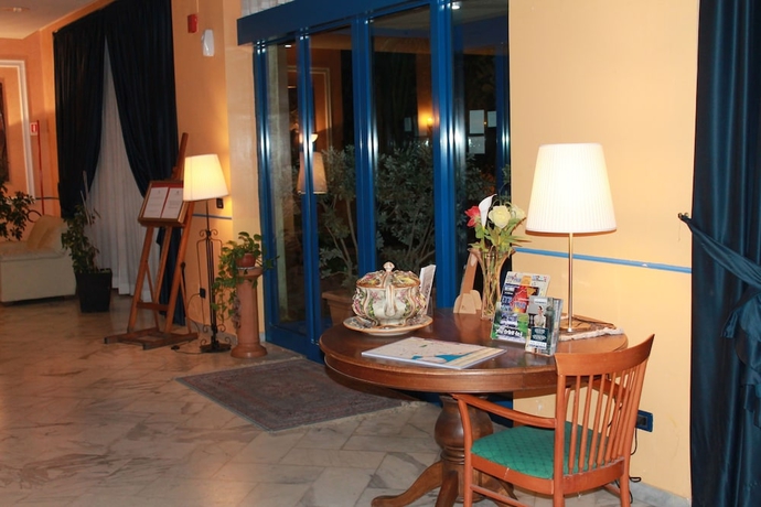 Imagen de los interiores del Hotel Miramare, Catania. Foto 17