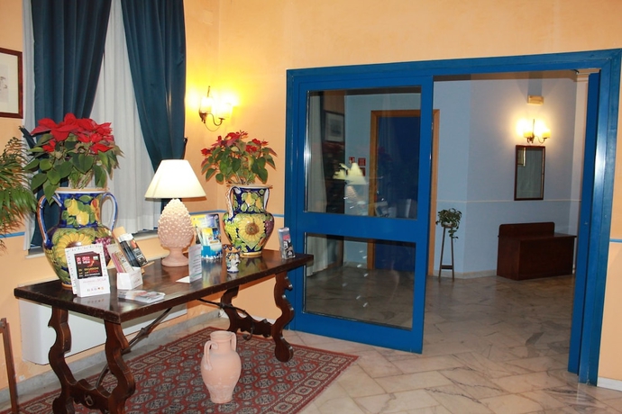 Imagen de los interiores del Hotel Miramare, Catania. Foto 18