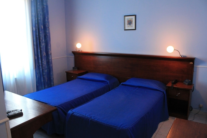 Imagen de la habitación del Hotel Miramare, Catania. Foto 13