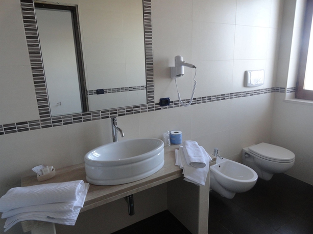 Imagen de la habitación del Hotel Miramare, Ciro Marina. Foto 2