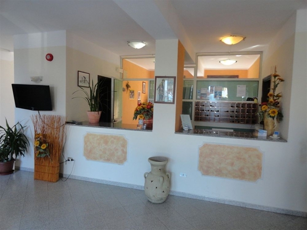 Imagen de los interiores del Hotel Miramare, Ciro Marina. Foto 10