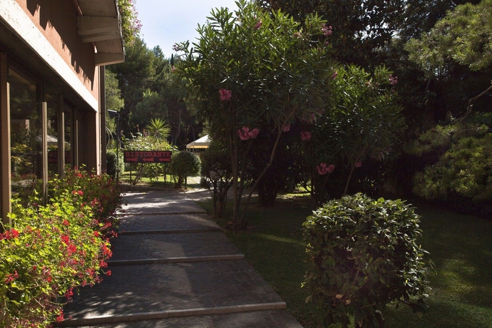 Imagen de los exteriores del Hotel Miramare, Civitanova Marche. Foto 10