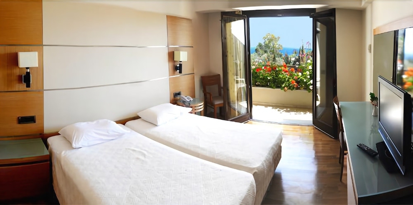 Imagen de la habitación del Hotel Miramare Eretria. Foto 3