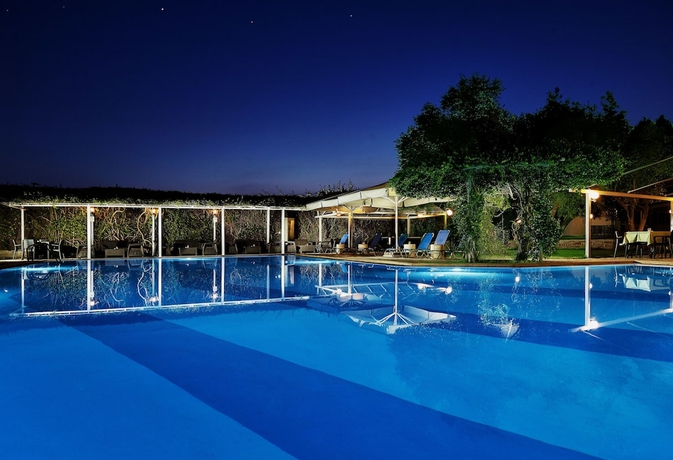 Imagen de la piscina del Hotel Miramare Eretria. Foto 18