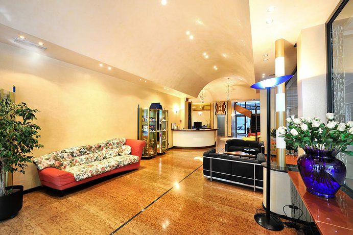 Imagen de los interiores del Hotel Miramare Et De La Ville. Foto 11