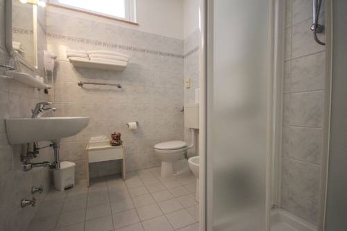 Imagen de la habitación del Hotel Miramare, Forte de Marmi. Foto 5