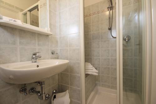 Imagen de la habitación del Hotel Miramare, Forte de Marmi. Foto 8
