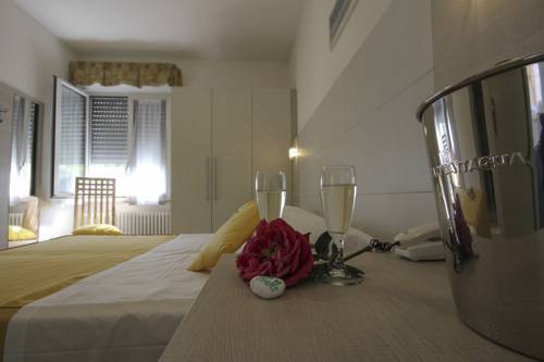 Imagen de la habitación del Hotel Miramare, Forte de Marmi. Foto 16