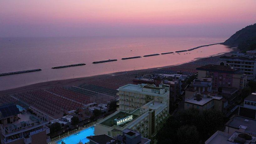Imagen de los exteriores del Hotel Miramare, Gabicce Mare. Foto 12