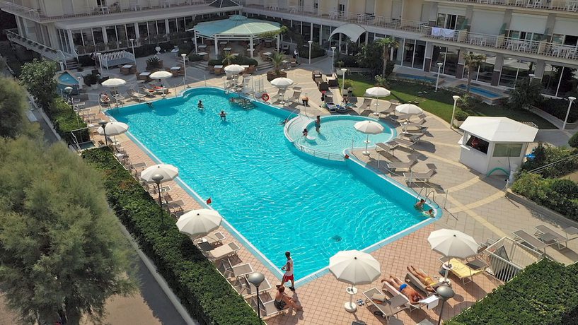 Imagen de los exteriores del Hotel Miramare, Gabicce Mare. Foto 13