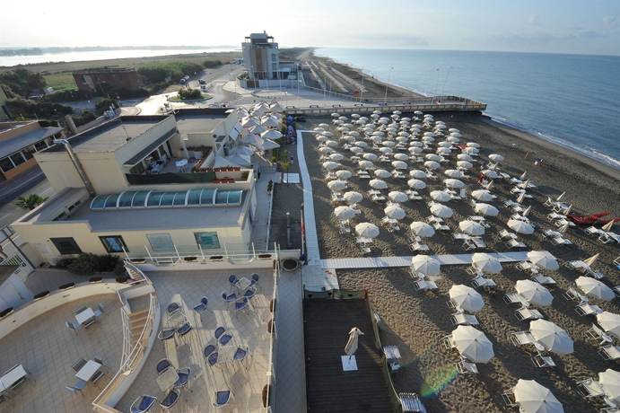 Imagen de los exteriores del Hotel Miramare, Latina. Foto 14