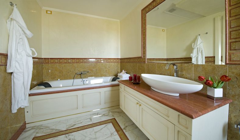 Imagen de la habitación del Hotel Miramare, MARINA DI CITTA SANT ANGELO. Foto 10