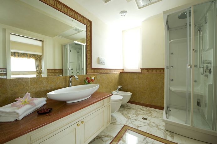 Imagen de la habitación del Hotel Miramare, MARINA DI CITTA SANT ANGELO. Foto 12