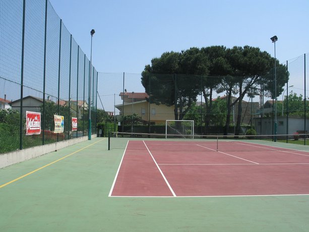 Imagen general del Hotel Miramare, MARINA DI CITTA SANT ANGELO. Foto 2