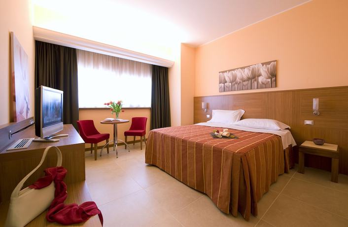 Imagen de la habitación del Hotel Miramare, MARINA DI CITTA SANT ANGELO. Foto 17