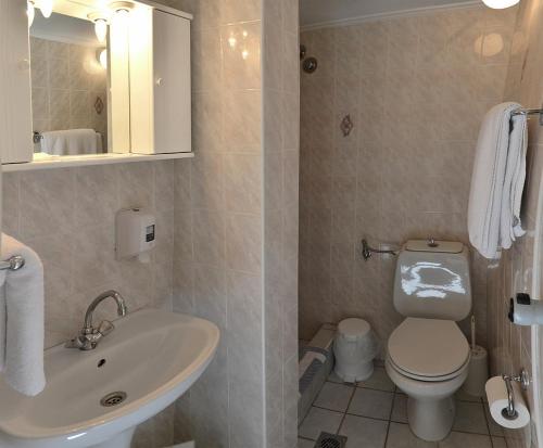 Imagen de la habitación del Hotel Miramare, Municipal Unit of Xylokastro. Foto 8