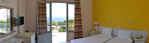 Imagen de la habitación del Hotel Miramare, Municipal Unit of Xylokastro. Foto 10