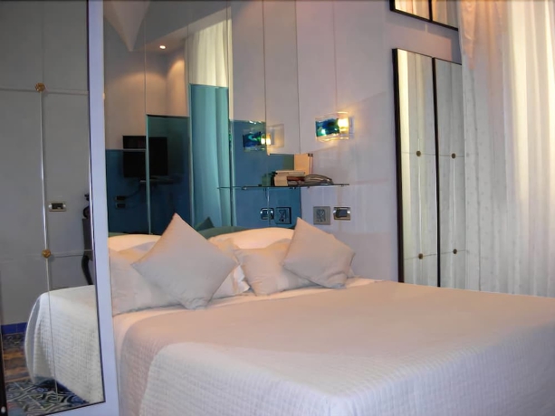 Imagen de la habitación del Hotel Miramare, Nápoles. Foto 6