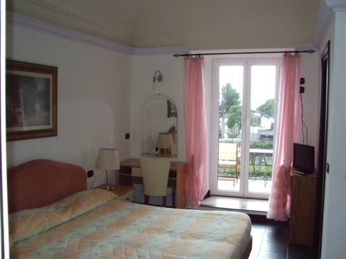 Imagen de la habitación del Hotel Miramare, Noli. Foto 6