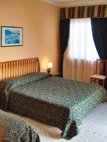 Imagen de la habitación del Hotel Miramare, Palinuro. Foto 18