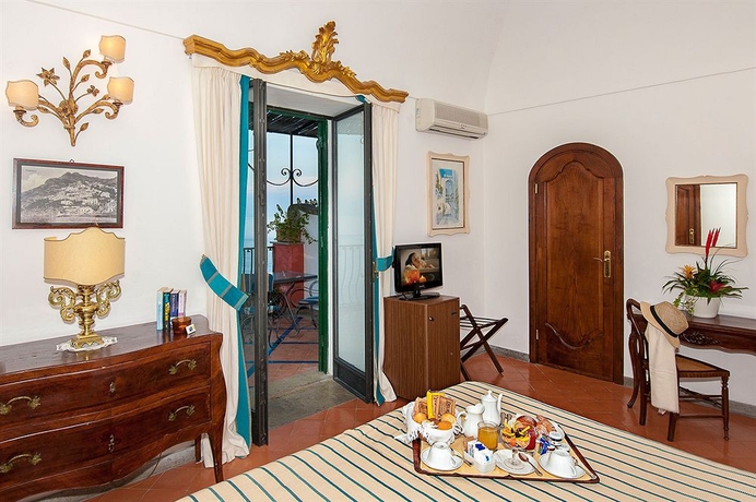 Imagen de la habitación del Hotel Miramare, Positano. Foto 5