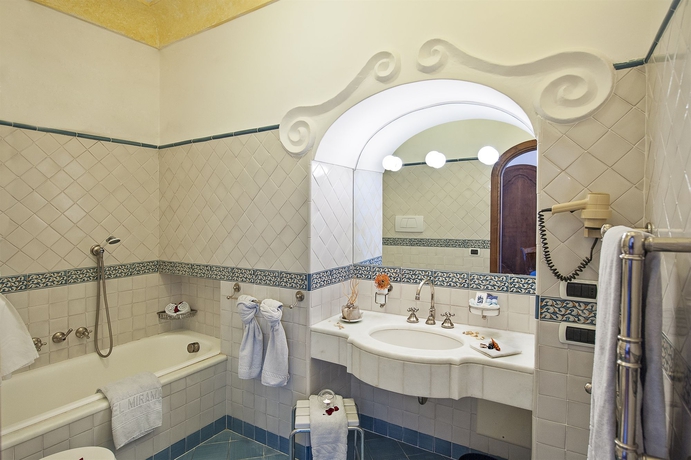 Imagen de la habitación del Hotel Miramare, Positano. Foto 8