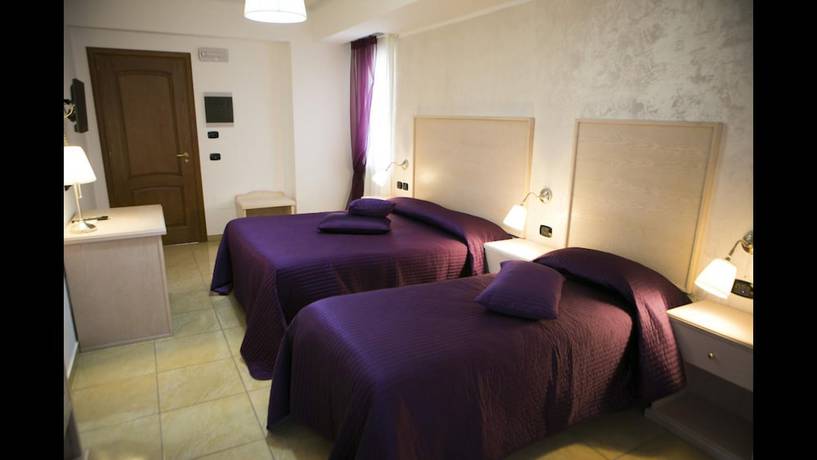 Imagen de la habitación del Hotel Miramare, Rossano. Foto 10