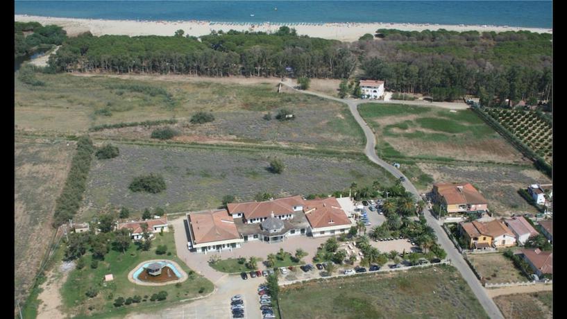 Imagen de los exteriores del Hotel Miramare, Rossano. Foto 15