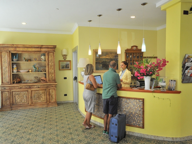 Imagen de los interiores del Hotel Miramare, San Domenico. Foto 12