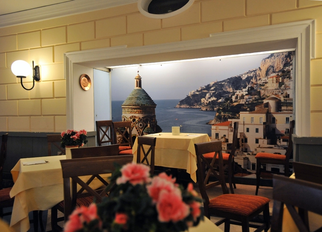 Imagen de los interiores del Hotel Miramare, San Domenico. Foto 14