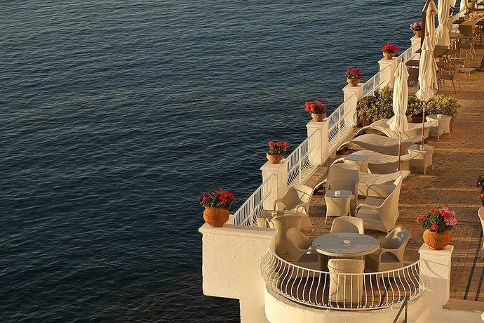 Imagen de los exteriores del Hotel Miramare Sea Resort and Spa. Foto 9
