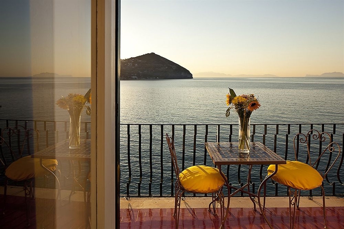 Imagen de los exteriores del Hotel Miramare Sea Resort and Spa. Foto 14